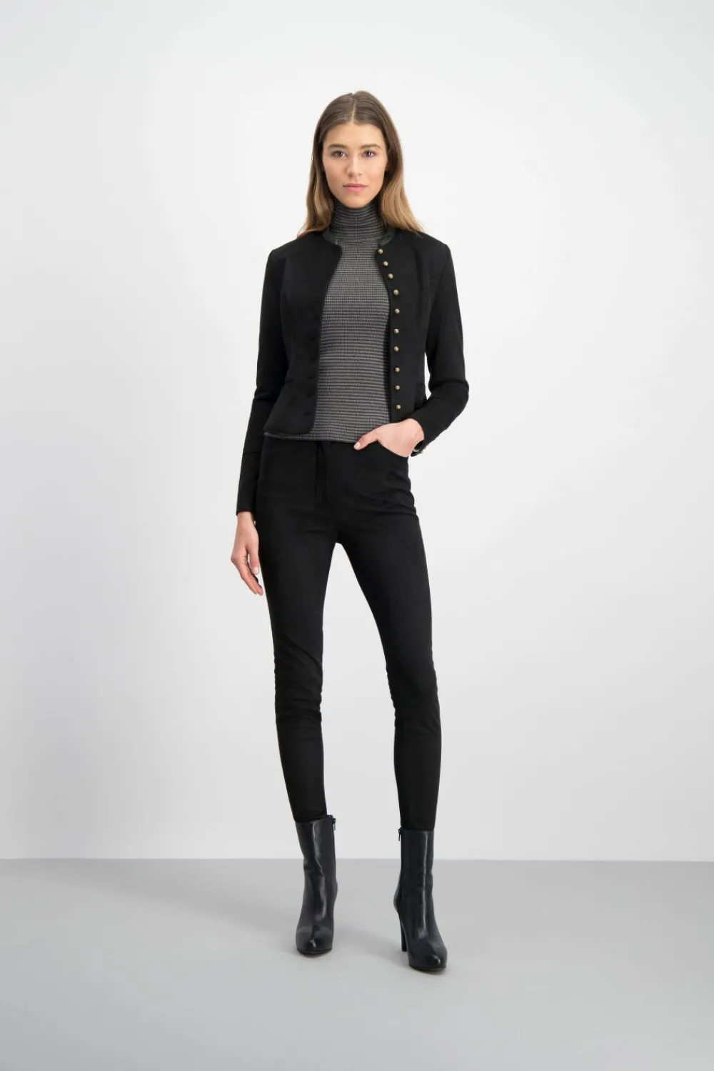 damenmiederjacke_barbara_1-16.webp Jacken^Gottseidank Damenmiederjacke Barbara schwarz