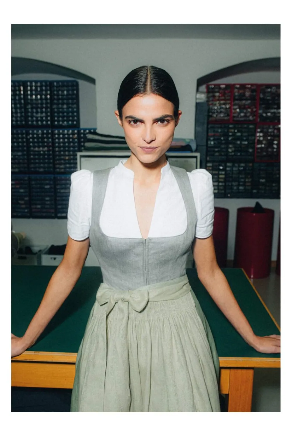 dirndl_antonia_1.webp Dirndl^Gottseidank Dirndl Antonia perlmutt