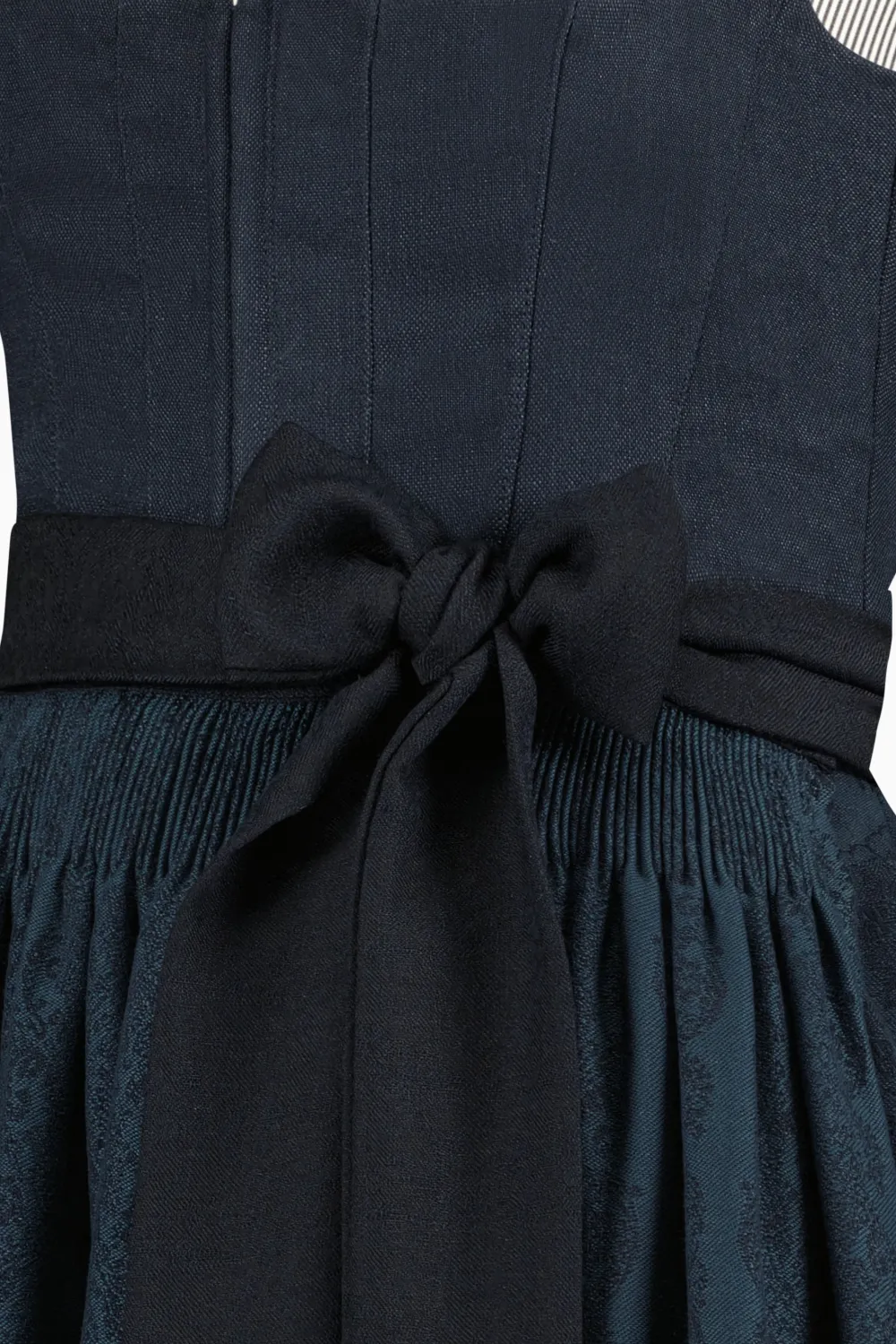 dirndl_antoniab_2.webp Dirndl^Gottseidank Dirndl AntoniaB nachtblau