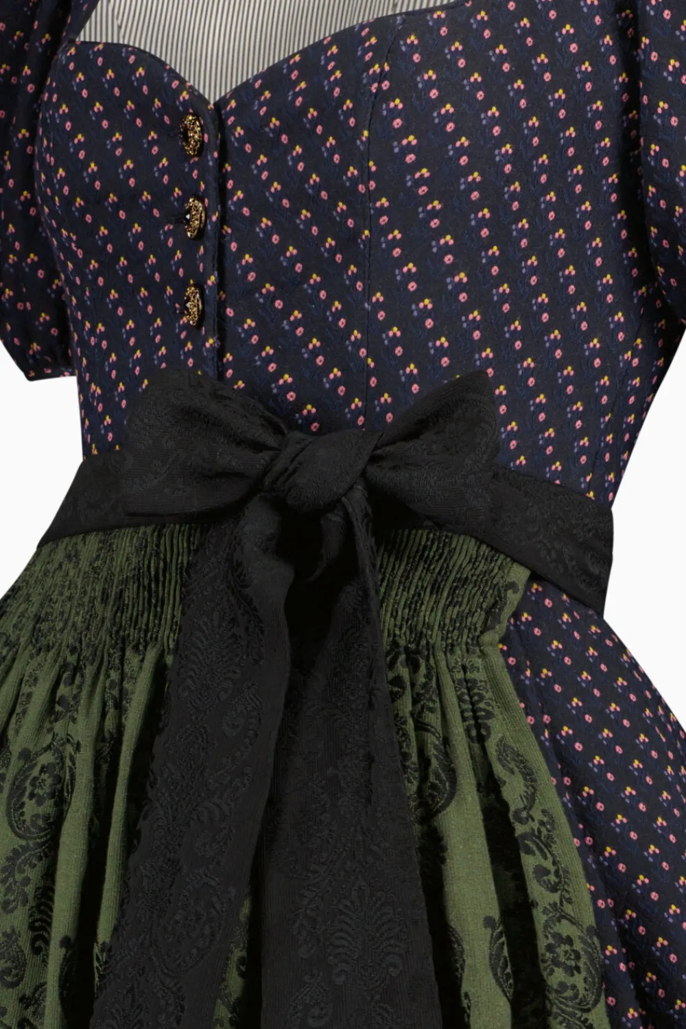 dirndl_carolina_2-7.webp Dirndl^Gottseidank Dirndl Carolina schwarzblau