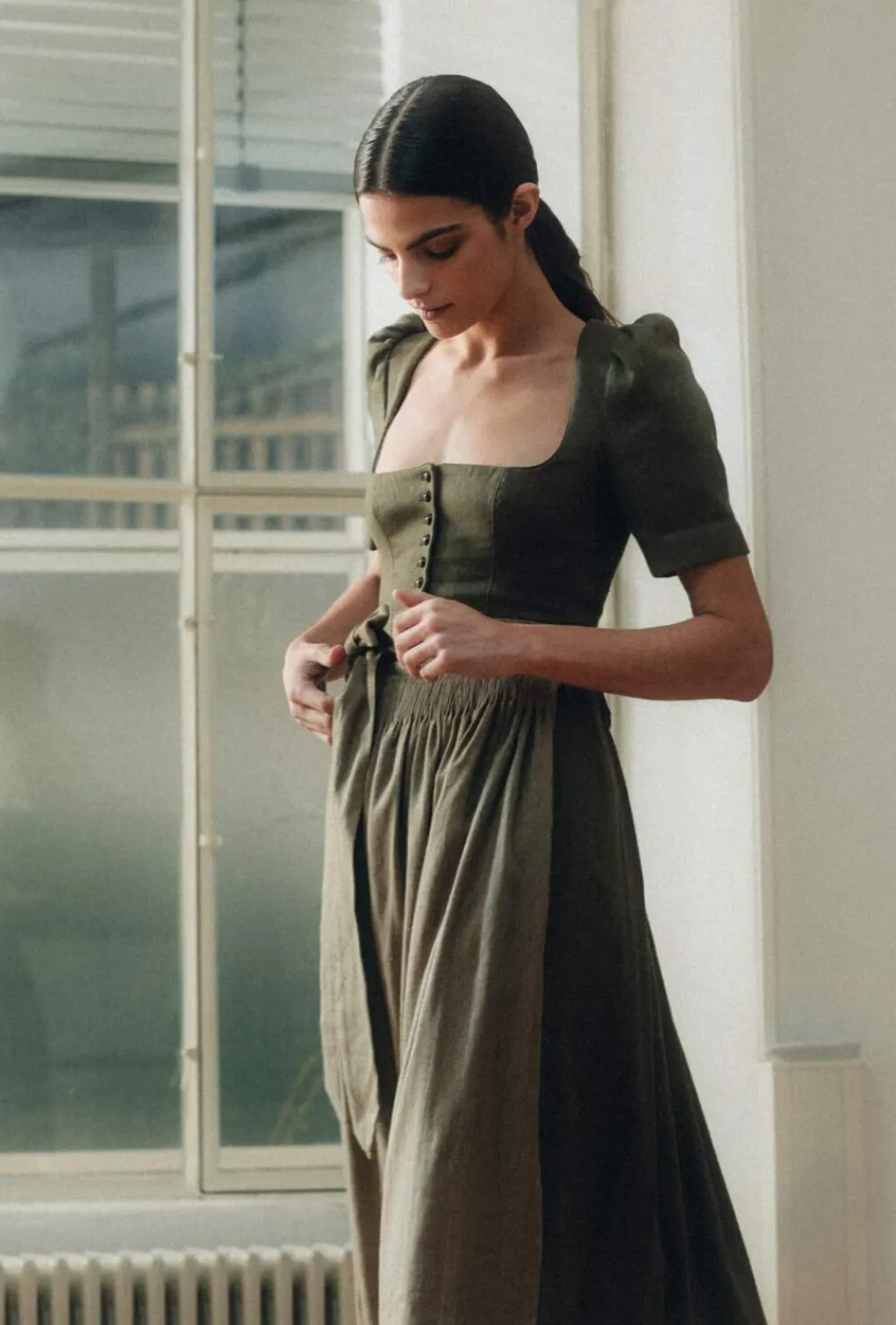 dirndl_hanni_1.webp Dirndl^Gottseidank Dirndl Hanni oliv